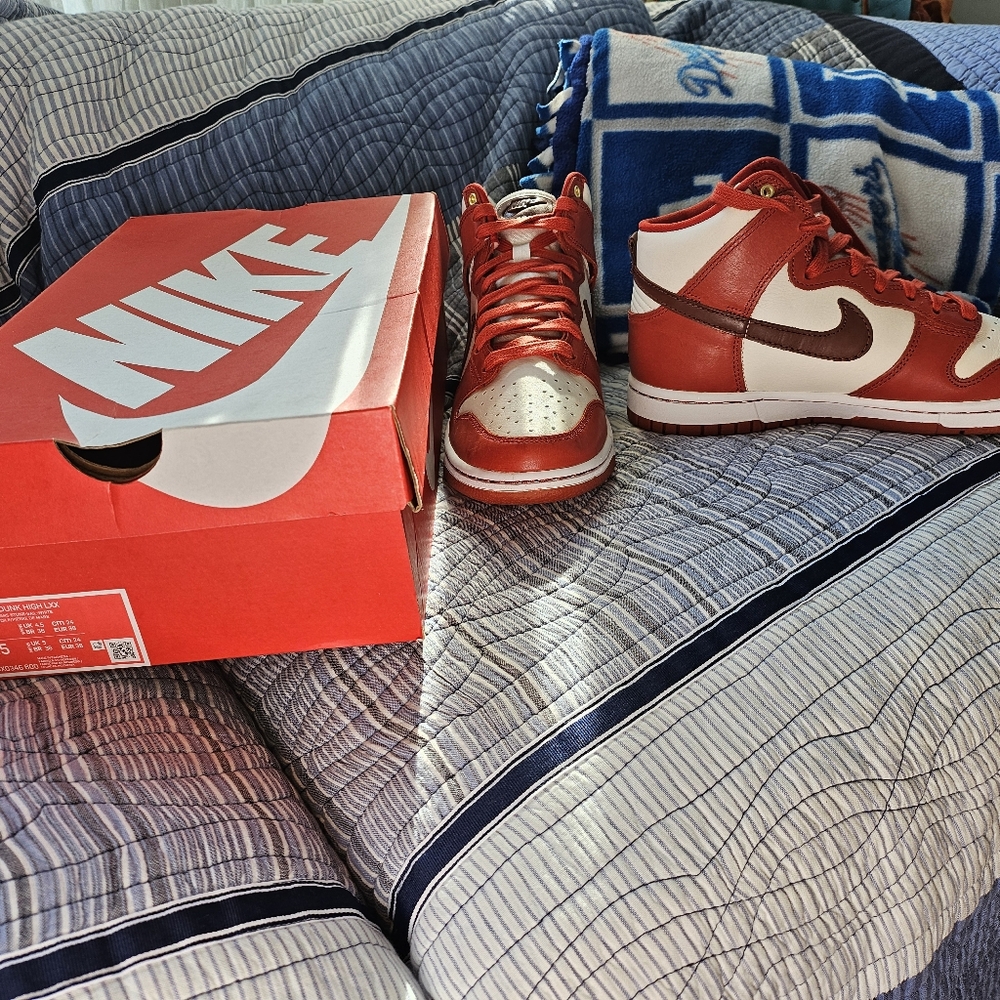 Nike Tennis Shoes